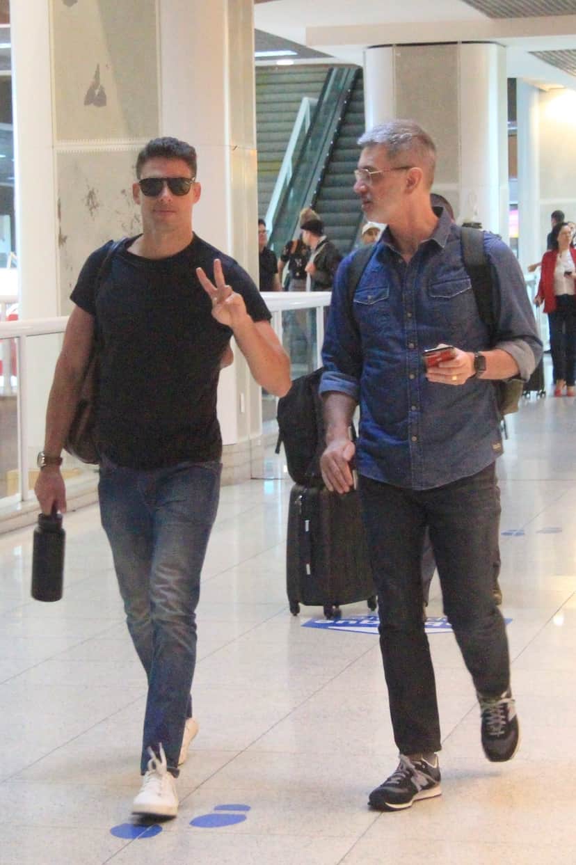 o ator da Globo flagrado com o pai em aeroporto do Rio de Janeiro (Fabio Moreno / AgNews) o ator da Globo flagrado com o pai em aeroporto do Rio de Janeiro (Fabio Moreno / AgNews)
