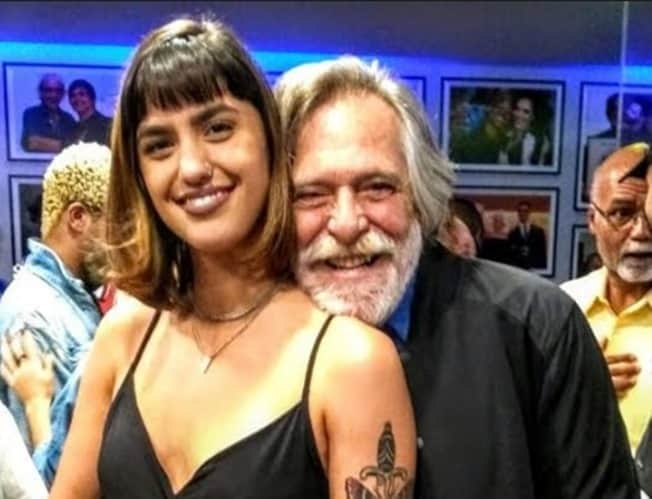 Diferença de idade entre Carol Jnger e José de Abreu é de mais de 50 anos (Foto: Reprodução) Diferença de idade entre Carol Jnger e José de Abreu é de mais de 50 anos (Foto: Reprodução)