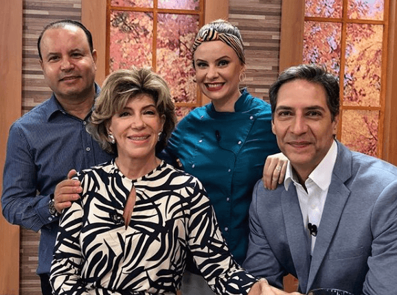 Silvia Poppovic com o diretor Vildomar Batista e o apresentador Luís Ernesto Lacombe vão comandar o Aqui na Band. (Foto: Reprodução/Instagram) Silvia Poppovic com o diretor Vildomar Batista e o apresentador Luís Ernesto Lacombe vão comandar o Aqui na Band. (Foto: Reprodução/Instagram)
