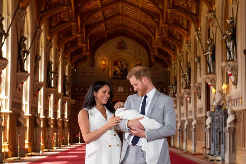 Meghan Markle e Hary com seu filho (Foto: Reprodução) Meghan Markle e Hary com seu filho (Foto: Reprodução)