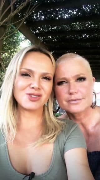 Eliana do SBT e Xuxa da Record que gravaram juntas uma entrevista (Foto: Reprodução) Eliana do SBT e Xuxa da Record que gravaram juntas uma entrevista (Foto: Reprodução)
