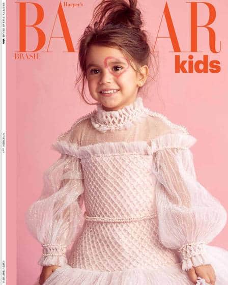 Maria Flor, filha de Deborah Secco capa de revista (Foto: Reprodução) Maria Flor, filha de Deborah Secco capa de revista (Foto: Reprodução)