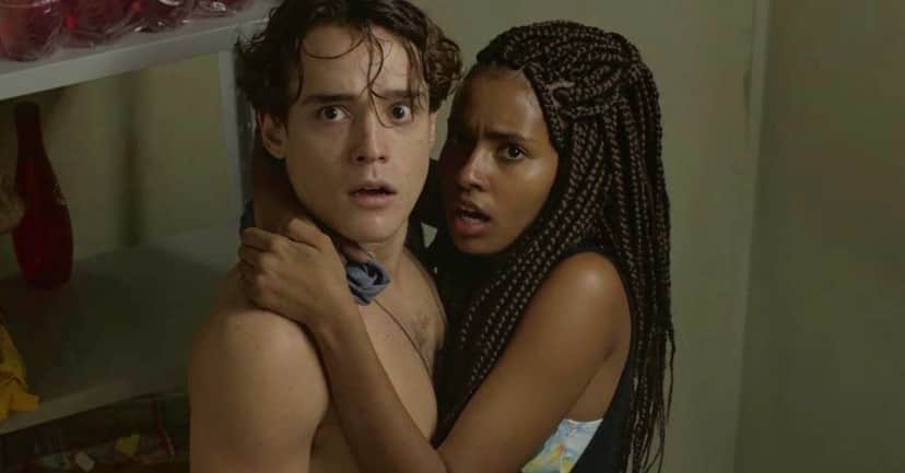 Thiago (Danilo Maia) e Jaqueline (Gabz) são flagrados por Marco Rodrigo (Julio Machado) em Malhação Toda Forma de Amar Thiago (Danilo Maia) e Jaqueline (Gabz) são flagrados por Marco Rodrigo (Julio Machado) em Malhação Toda Forma de Amar