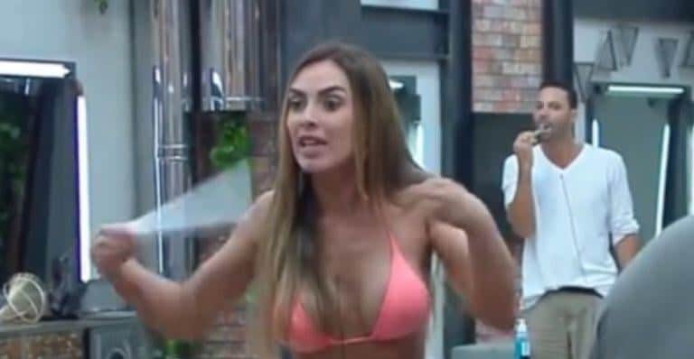 Nicole Bahls fora de si no Power Couple (Foto: Reprodução) Nicole Bahls fora de si no Power Couple (Foto: Reprodução)