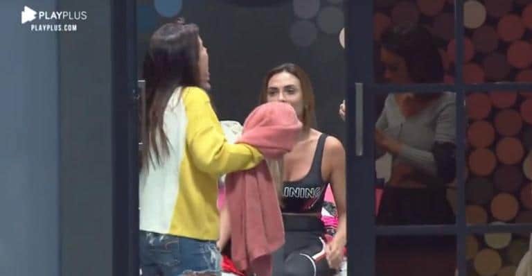 Nicole Bahls e Camila Colombo se estranham no Power Couple (Foto: Divulgação) Nicole Bahls e Camila Colombo se estranham no Power Couple (Foto: Divulgação)