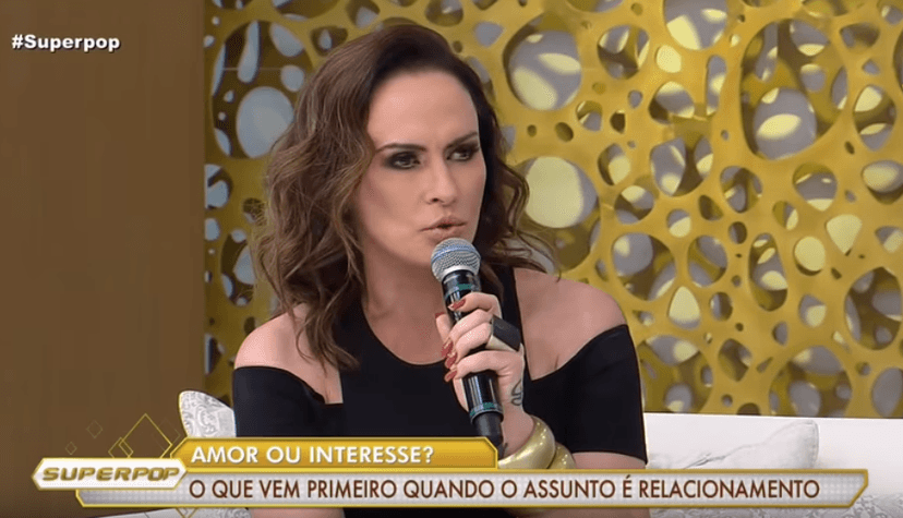 Núbia Oliiver no Superpop da Luciana Gimenez (Foto: Reprodução/ RedeTV!) Núbia Oliiver no Superpop da Luciana Gimenez (Foto: Reprodução/ RedeTV!)