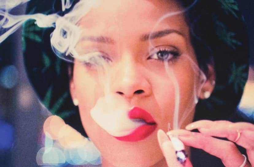 Cantora Rihanna fumando maconha Cantora Rihanna fumando maconha