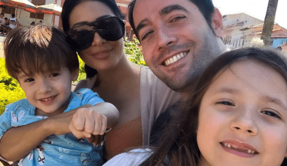 Simaria, o ex-marido, Vicente, e os filhos do casal Simaria, o ex-marido, Vicente, e os filhos do casal