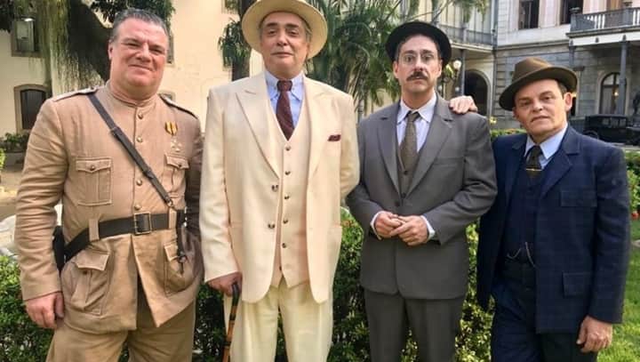 Atores durante as gravações da segunda temporada de Filhos da Pátria na Globo. (Foto: Reprodução) Atores durante as gravações da segunda temporada de Filhos da Pátria na Globo. (Foto: Reprodução)