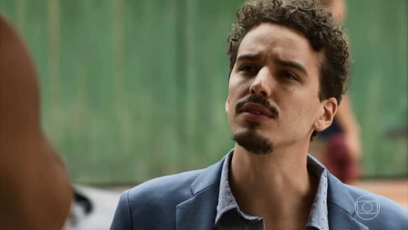 O personagem Walid (Gabriel Stauffer) brigará com Nicolau (Marcelo Serrado), em O Sétimo Guardião O personagem Walid (Gabriel Stauffer) brigará com Nicolau (Marcelo Serrado), em O Sétimo Guardião