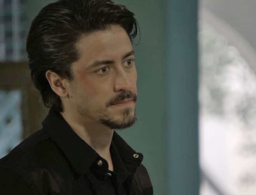 Jerônimo em cena da novela das 19h da Globo, Verão 90 (Foto: Reprodução) Jerônimo em cena da novela das 19h da Globo, Verão 90 (Foto: Reprodução)