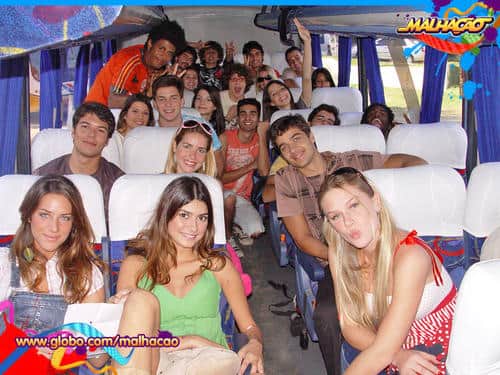 Giovanna Ewbank, as gêmeas Michelle e Giselle Batista, Thaila Ayala, Fiorella Matheis e Rômulo Arantes Neto o elenco de Malhação 2007. Foto: Reprodução Giovanna Ewbank, as gêmeas Michelle e Giselle Batista, Thaila Ayala, Fiorella Matheis e Rômulo Arantes Neto o elenco de Malhação 2007. Foto: Reprodução
