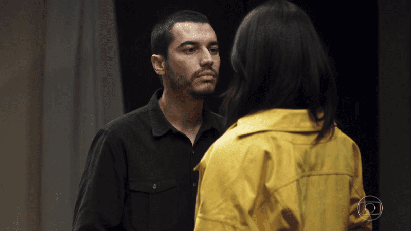 Camilo (Lee Taylor) e Vivi (Paolla Oliveira) em cena de A Dona do Pedaço (Foto: Reprodução/Globo) Camilo (Lee Taylor) e Vivi (Paolla Oliveira) em cena de A Dona do Pedaço (Foto: Reprodução/Globo)