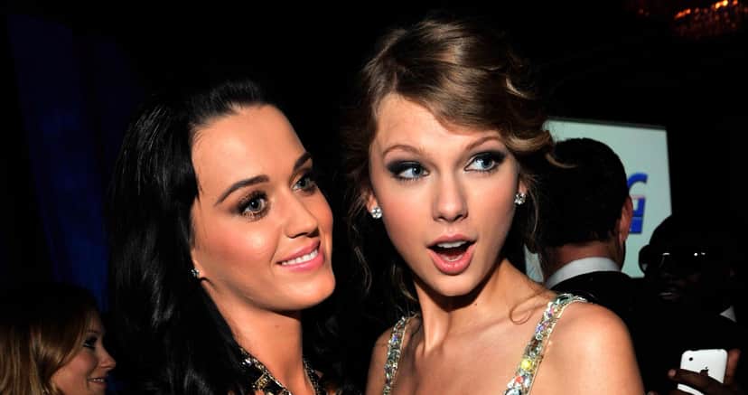 As cantoras Katy Perry e Taylor Swift estão em paz e total harmonia agora (Foto: Reprodução) As cantoras Katy Perry e Taylor Swift estão em paz e total harmonia agora (Foto: Reprodução)