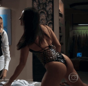 Paolla Oliveira fez sucesso nas redes sociais após aparecer como Vivi Guedes em A Dona do Pedaço Paolla Oliveira fez sucesso nas redes sociais após aparecer como Vivi Guedes em A Dona do Pedaço
