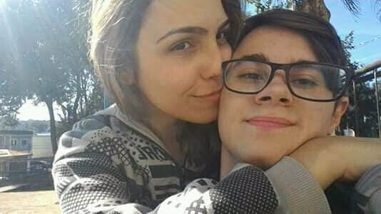 Namorada de Rafael Miguel, Isabela Tibcheani, junto ao ex-ator do SBT que participava de Chiquititas (Foto: Reprodução/Instagram) Namorada de Rafael Miguel, Isabela Tibcheani, junto ao ex-ator do SBT que participava de Chiquititas (Foto: Reprodução/Instagram)