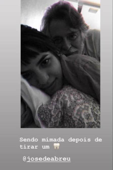 Na noite desta quarta-feira (05), a namorada do integrante de "A Dona do Pedaço" da Globo, José De Abreu publicou uma nova foto em seu Instagram (Reproduçaõ/Instagram) Na noite desta quarta-feira (05), a namorada do integrante de "A Dona do Pedaço" da Globo, José De Abreu publicou uma nova foto em seu Instagram (Reproduçaõ/Instagram)