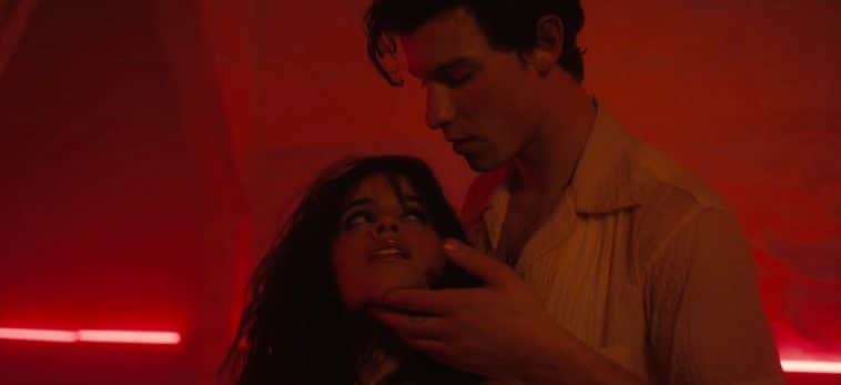 A cantora Camila Cabello talvez esteja se envolvendo com o artista Shawn Mendes (Foto: Reprodução) A cantora Camila Cabello talvez esteja se envolvendo com o artista Shawn Mendes (Foto: Reprodução)