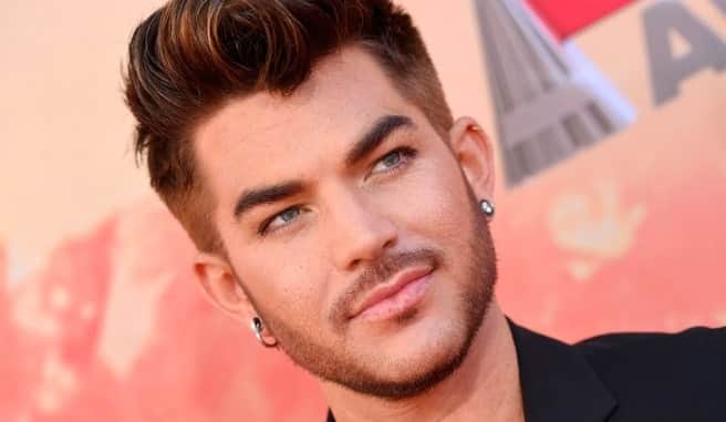 O cantor Adam Lambert falou sobre o preconceito que sofre por ser homossexual (Foto: Reprodução)