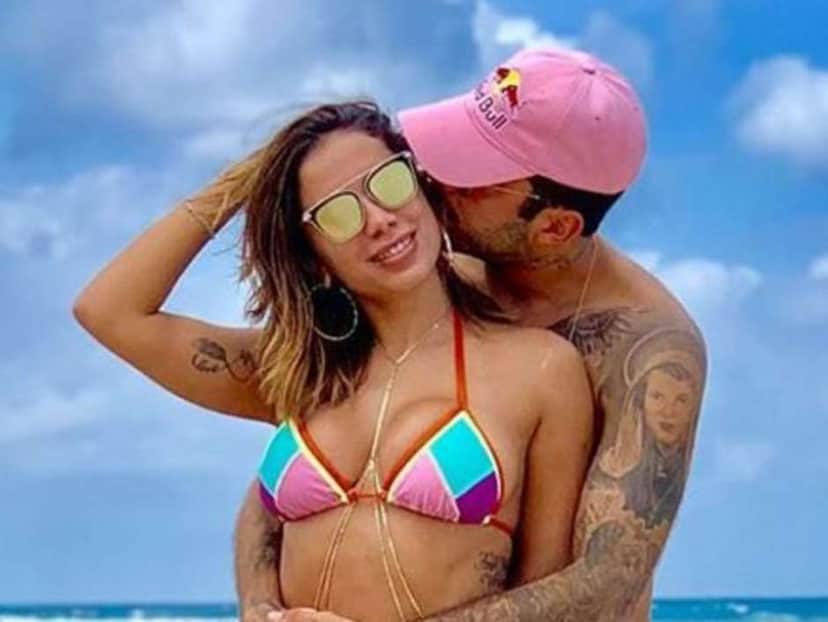 A cantora Anitta flagrou o ex-marido da atriz da Globo, Luana Piovani, Pedro Scooby em momento delicado na cama (Foto Reprodução/Instagram) A cantora Anitta flagrou o ex-marido da atriz da Globo, Luana Piovani, Pedro Scooby em momento delicado na cama (Foto Reprodução/Instagram)