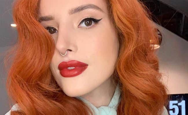 A atriz Bella Thorne publica fotos íntimas para não ser mais ameaçada por hackers (Foto: Reprodução) A atriz Bella Thorne publica fotos íntimas para não ser mais ameaçada por hackers (Foto: Reprodução)