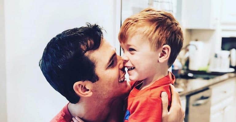Granger Smith e o filho (Foto: Reprodução) Granger Smith e o filho (Foto: Reprodução)