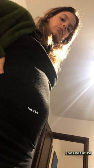 Chay Suede exibiu a barriga de grávida de Laura Neiva (Foto: Reprodução/ Instagram) Chay Suede exibiu a barriga de grávida de Laura Neiva (Foto: Reprodução/ Instagram)