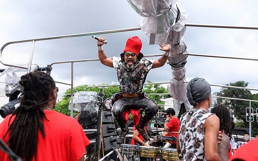 Carlinhos Brown estreia no carnaval paulistano com Bloco du Brasil Foto: Reprodução Carlinhos Brown estreia no carnaval paulistano com Bloco du Brasil Foto: Reprodução