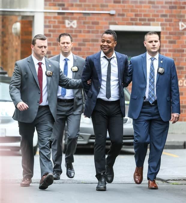 Cuba Gooding Jr. é preso pela polícia de Nova York (Foto: Backgrid) Cuba Gooding Jr. é preso pela polícia de Nova York (Foto: Backgrid)