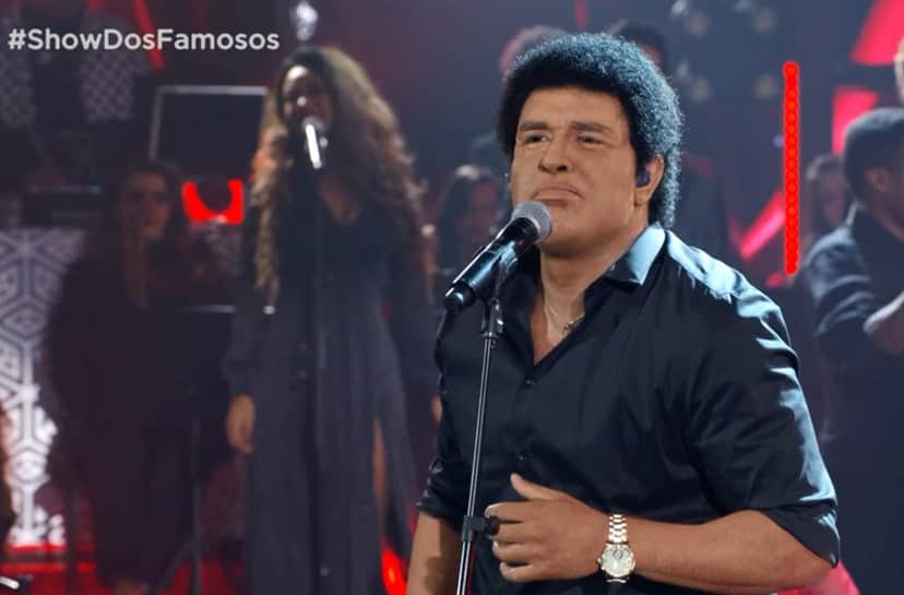 Globo Diogo Nogueira cantou 'Fogo e Paixão' em uma homenagem a Wando no' Show dos Famosos' — (Foto: TV Globo) Globo Diogo Nogueira cantou 'Fogo e Paixão' em uma homenagem a Wando no' Show dos Famosos' — (Foto: TV Globo)