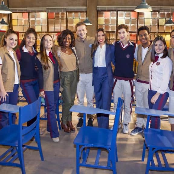 Gloria Maria fez um tour com Patrícia Abravanel nos corredores do SBT Gloria Maria fez um tour com Patrícia Abravanel nos corredores do SBT