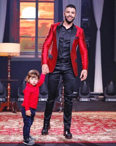 Gusttavo Lima e filho, Gabriel, que fez dois anos de idade. (Foto: Reprodução) Gusttavo Lima e filho, Gabriel, que fez dois anos de idade. (Foto: Reprodução)