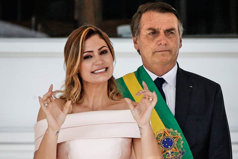 Presidente Jair Bolsonaro ao lado de sua esposa (Foto: Cristiano Mariz) Presidente Jair Bolsonaro ao lado de sua esposa (Foto: Cristiano Mariz)