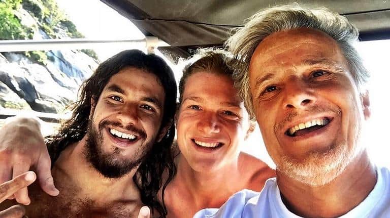 Marcelo Novaes e os filhos durante viagem Marcelo Novaes e os filhos durante viagem
