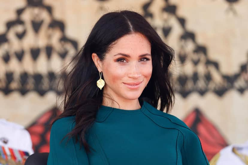 A duquesa Meghan Markle surpreendeu a todos ao aparecer com um novo acessório (Foto: Reprodução) A duquesa Meghan Markle surpreendeu a todos ao aparecer com um novo acessório (Foto: Reprodução)