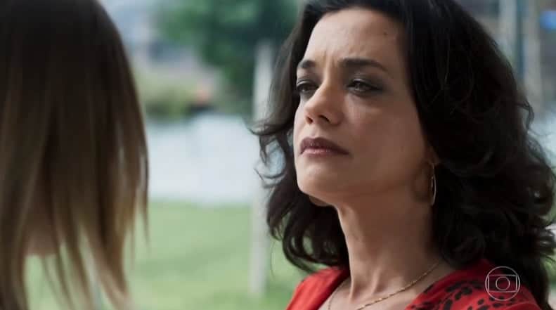 Missade (Ana Cecília Costa) em cena na novela Órfãos da Terra da Globo Missade (Ana Cecília Costa) em cena na novela Órfãos da Terra da Globo
