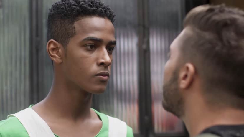 Serginho defende Rita na Globo na novela Malhação Toda Forma de Amar Serginho defende Rita na Globo na novela Malhação Toda Forma de Amar
