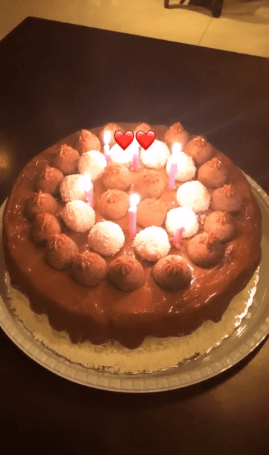 Bolo feito para comemorar o aniversário da cantora Simaria - Foto: Reprodução/Instagram Bolo feito para comemorar o aniversário da cantora Simaria - Foto: Reprodução/Instagram