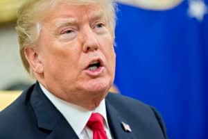 O presidente Donald Trump curtiu um tweet que chamava Rihanna de rainha (Foto: Reprodução) O presidente Donald Trump curtiu um tweet que chamava Rihanna de rainha (Foto: Reprodução)