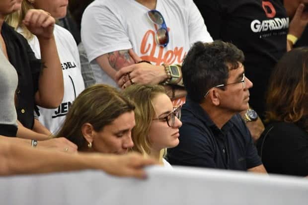 Ana Maria, mãe de Gabriel Diniz, Karoline Calheiros, a namorada, e o pai (Foto: Reprodução) Ana Maria, mãe de Gabriel Diniz, Karoline Calheiros, a namorada, e o pai (Foto: Reprodução)