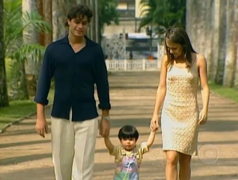 Fábio Assunção (Marcelo) e Eduarda (Gabriela Duarte) com o Marcelinho (Victor Tavares) em cena na novela Por Amor, da Globo. (Foto: Globo) Fábio Assunção (Marcelo) e Eduarda (Gabriela Duarte) com o Marcelinho (Victor Tavares) em cena na novela Por Amor, da Globo. (Foto: Globo)