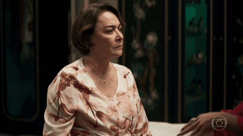 Evelina (Nívea Maria) perceberá mentiras de Josiane em A Dona do Pedaço (Foto: Reprodução/Globo) Evelina (Nívea Maria) perceberá mentiras de Josiane em A Dona do Pedaço (Foto: Reprodução/Globo)