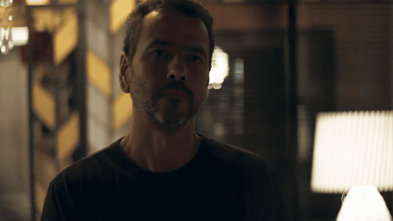 Amadeu (Marcos Palmeira) sofre com morte em A Dona do Pedaço (Foto: Reprodução/Globo)