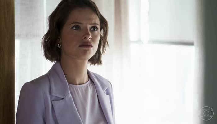 Josiane (Agatha Moreira) em cena de A Dona do Pedaço; vilã será chantageada por Fabiana após matar Jardel (Foto: Reprodução/Globo)