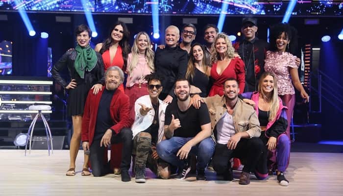 Xuxa com os participantes do Dancing Brasil 5 (Foto: Anderson Borde/AgNews) Xuxa com os participantes do Dancing Brasil 5 (Foto: Anderson Borde/AgNews)