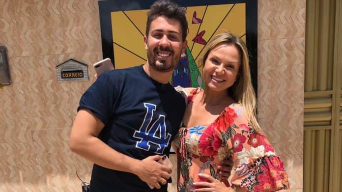 O influenciador Carlinhos Maia e a apresentadora do SBT, Eliana (Foto: Divulgação/ SBT) O influenciador Carlinhos Maia e a apresentadora do SBT, Eliana (Foto: Divulgação/ SBT)