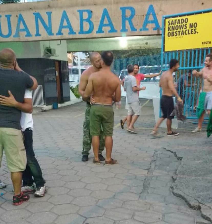 O ator Leonardo Vieira também foi pego no flagra ficando com rapaz durante festa O ator Leonardo Vieira também foi pego no flagra ficando com rapaz durante festa