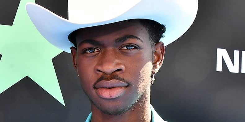 O rapper americano Lil Nas X fez uma declaração nas redes sociais e assumiu ser gay (Foto: Reprodução) O rapper americano Lil Nas X fez uma declaração nas redes sociais e assumiu ser gay (Foto: Reprodução)