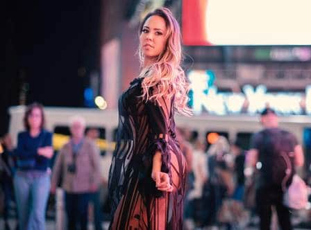 Mulher Melão lança rap ousado, faz clipe de R$ 120 mil em NY e fala de treta entre as funkeiras Anitta, Ludmilla, Pocah e Lexa (Foto: Tiziana DiTullio/divulgação) Mulher Melão lança rap ousado, faz clipe de R$ 120 mil em NY e fala de treta entre as funkeiras Anitta, Ludmilla, Pocah e Lexa (Foto: Tiziana DiTullio/divulgação)