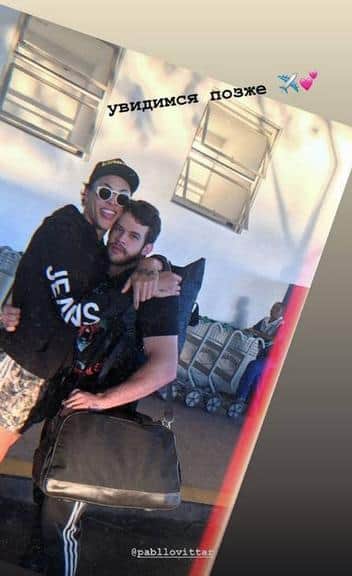 Pabllo Vittar agarradinha com suposto namorado, o DJ Weber - Reprodução/Instagram Pabllo Vittar agarradinha com suposto namorado, o DJ Weber - Reprodução/Instagram